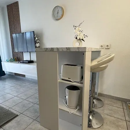 Petit Cocon 2p Avec Piscine Et Parking Prive ! *
