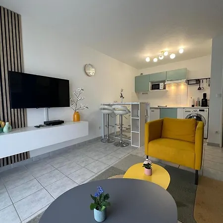 Апартаменты Petit Cocon 2p Avec Piscine Et Parking Prive !