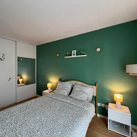 Petit Cocon 2p Avec Piscine Et Parking Prive !