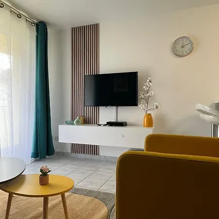 Petit Cocon 2p Avec Piscine Et Parking Prive ! * Тук