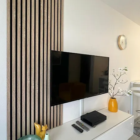 Petit Cocon 2p Avec Piscine Et Parking Prive !